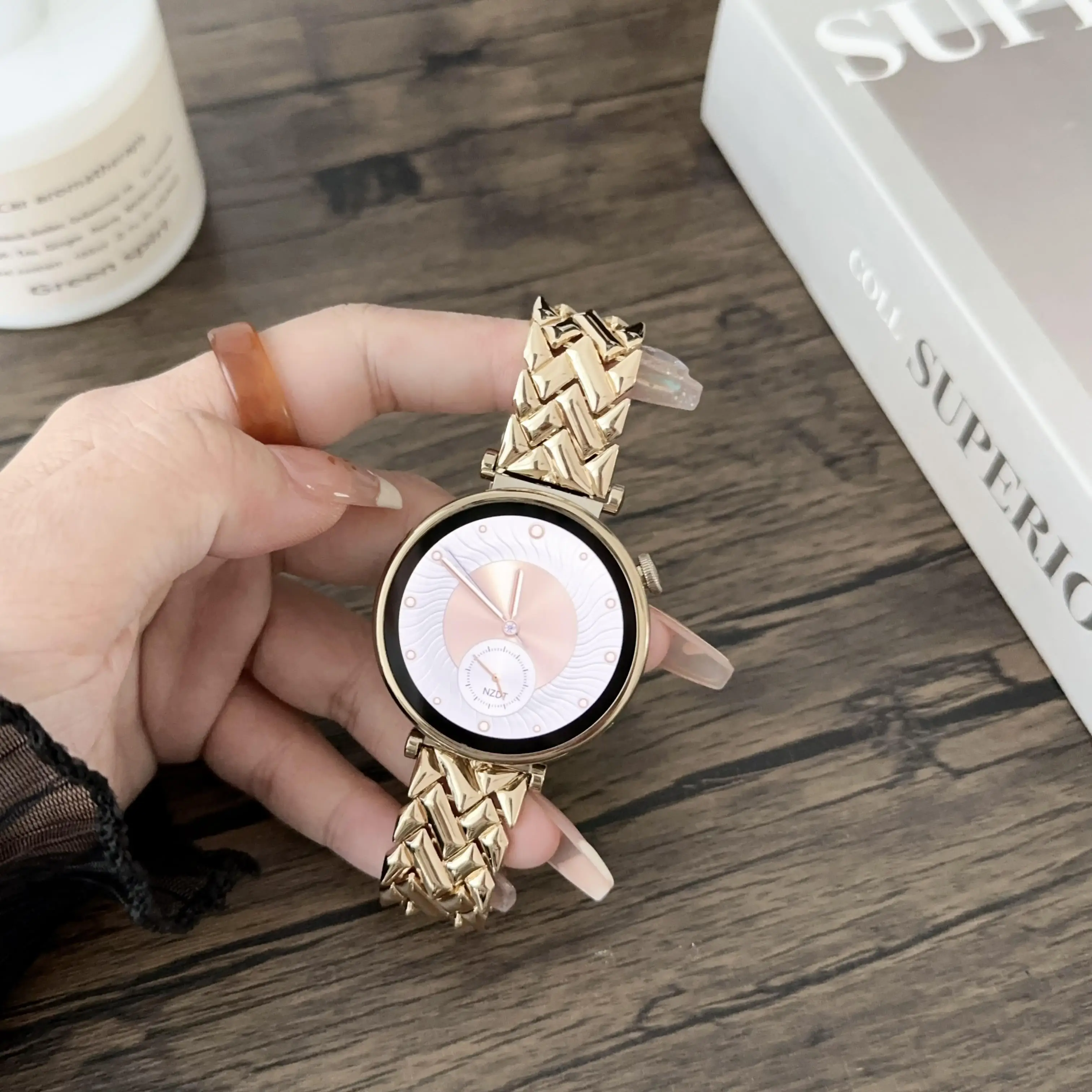 سوار ساعة من الستانلس ستيل على - مراجعة Fossil Smartwatch Accessories وسعره