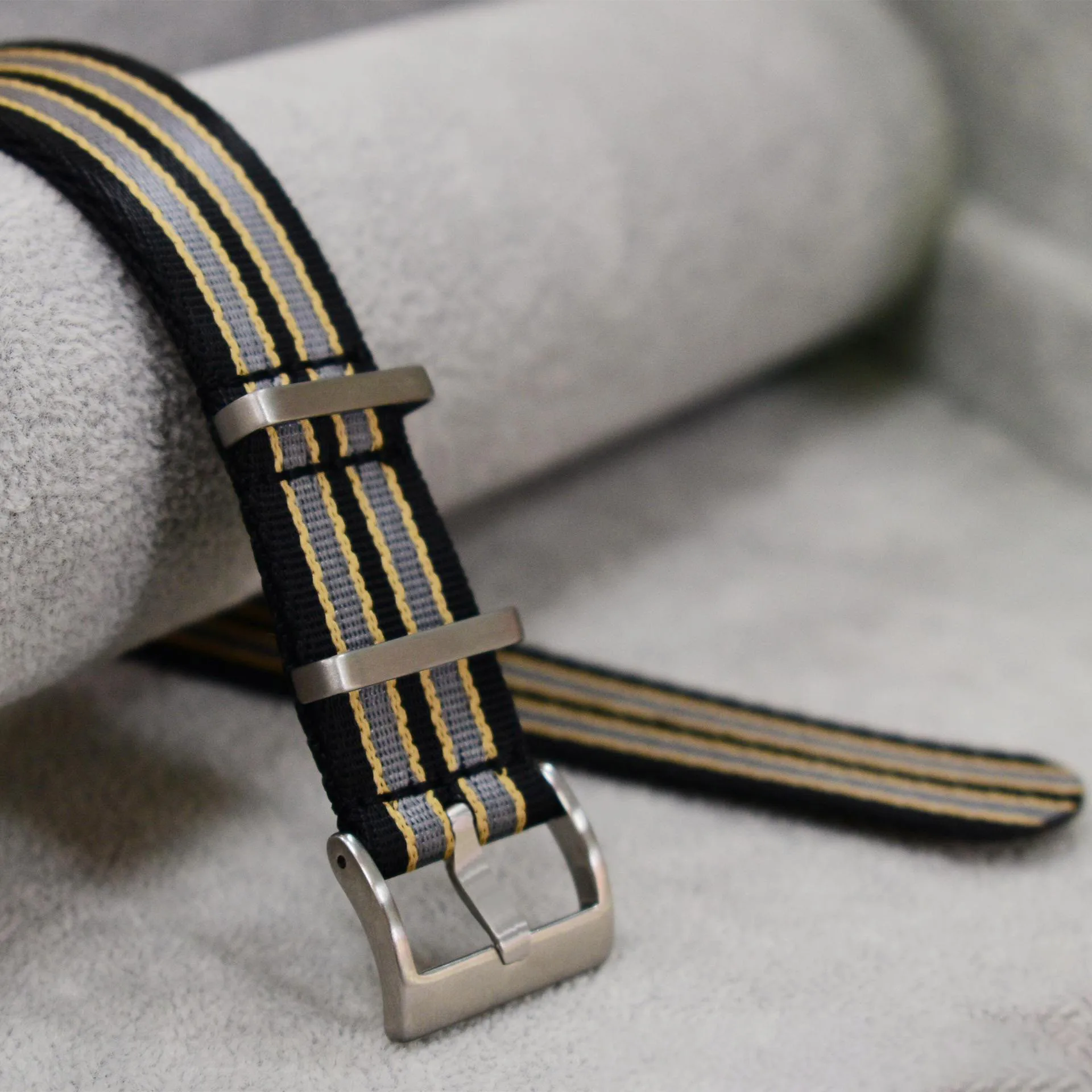 20 مللي متر حزام ساعة نيلون ل  - مراجعة Nylon Nato Strap وسعره
